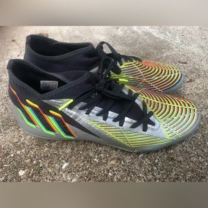Men’s size 11 Predator soccer cleats